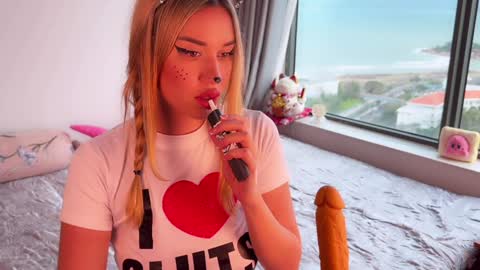 Your submissive lady 3 online show from January 11, 8:43 am