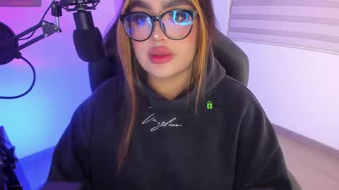 Ari online show from April 16, 2:33 am