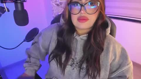 Ari online show from February 4, 1:20 am