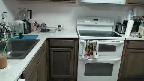 ShortStuff online show from February 10, 6:45 pm