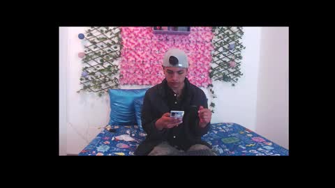 Snapshot of iam_lukas__ chatting on September 19, 11:47 am iam_lukas__ online show from September 19, 11:47 am