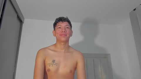 Juliiiiian online show from May 16, 11:42 am