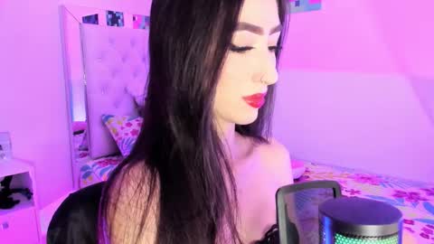 Mel  online show from December 22, 11:17 am