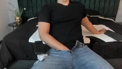 Ian Davis online show from March 5, 8:21 pm