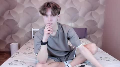 Ian Flor online show from April 9, 3:07 pm