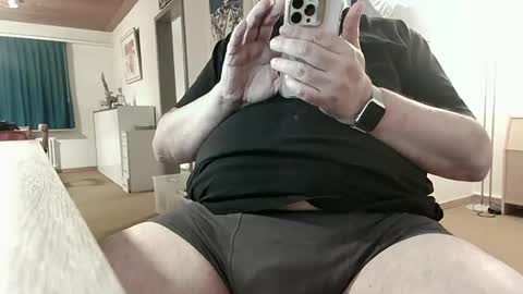 iandy12 online show from March 8, 6:16 pm