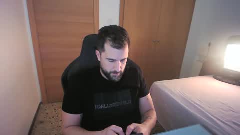 iberian_macho online show from December 1, 12:58 pm