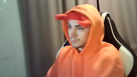 MAX online show from February 9, 2:07 pm