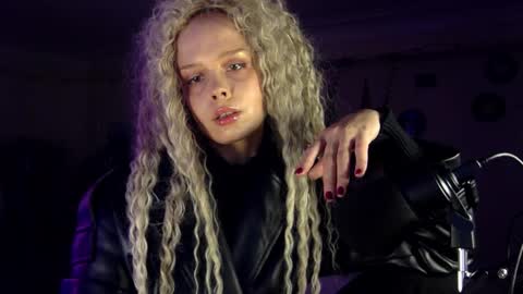 Nina online show from January 16, 11:36 pm