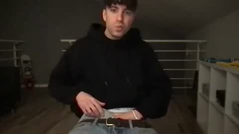 Snapshot of icyninesix chatting on January 17, 2:18 am icyninesix online show from January 17, 2:18 am