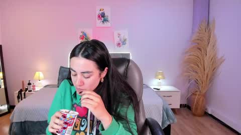 Icy online show from April 17, 12:18 pm