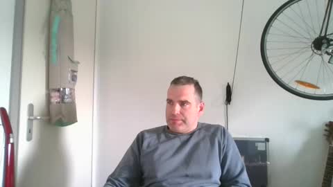 idontknowwhy1 online show from March 10, 7:34 am