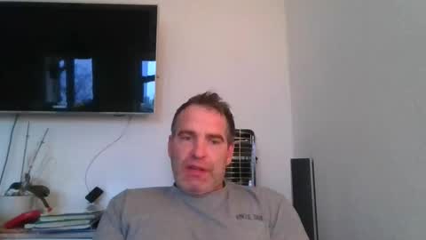 idontknowwhy1 online show from December 3, 8:26 am