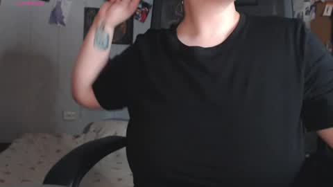 Saya online show from March 8, 9:52 pm