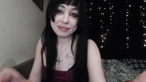 iiiiiiis online show from February 9, 3:26 pm