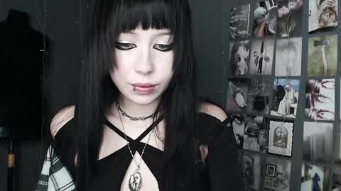 iiiiiiis online show from May 14, 12:58 pm