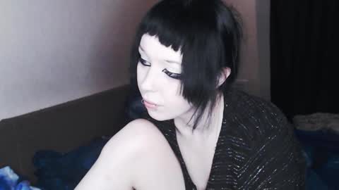 iiiiiiis online show from November 4, 4:14 am