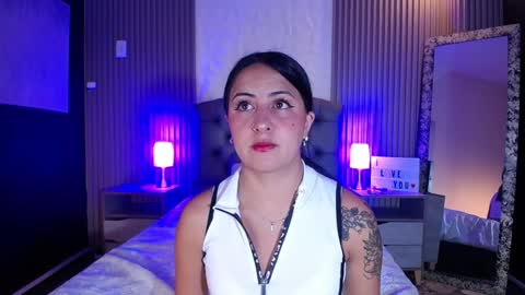 Snapshot of iisabella_smith_ chatting on January 9, 1:13 pm Isa online show from January 9, 1:13 pm