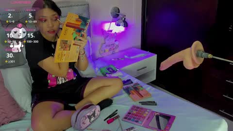 Snapshot of iliy_ chatting on February 8, 11:55 am ILY   online show from February 8, 11:55 am