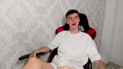 Snapshot of illusions888 chatting on September 16, 3:37 pm D-Illusion online show from September 16, 3:37 pm