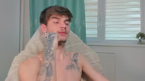 Snapshot of illusions888 chatting on January 30, 11:01 am D-Illusion online show from January 30, 11:01 am