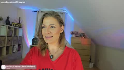 Snapshot of ilucyme chatting on October 2, 3:11 pm ilucyme online show from October 2, 3:11 pm