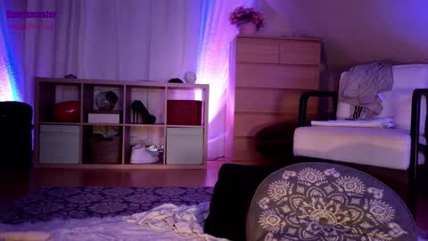 Snapshot of ilucyme chatting on February 13, 9:28 pm ilucyme online show from February 13, 9:28 pm