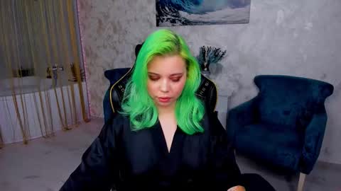 Roxy online show from September 18, 6:01 pm