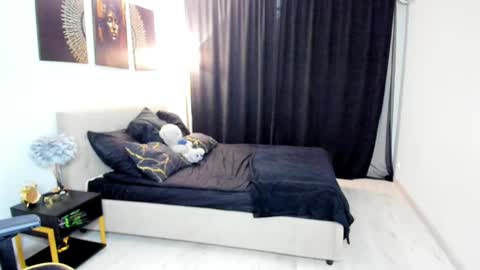 Roxy online show from April 24, 7:38 pm