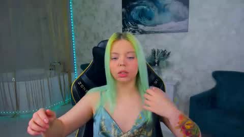 Roxy online show from October 5, 7:21 pm