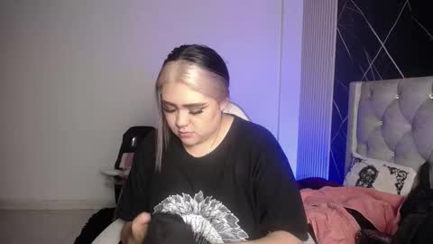 im_bunny__ online show from November 11, 11:45 am