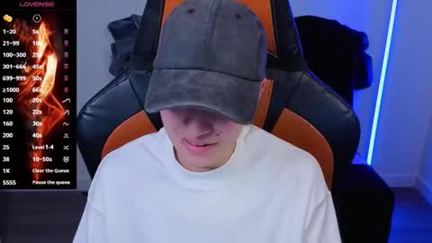 Laia online show from October 31, 4:46 am