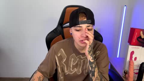 Laia online show from March 4, 8:05 pm