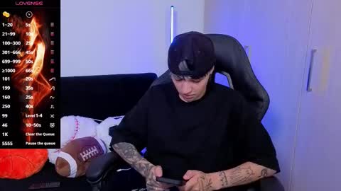 Laia online show from November 26, 12:30 am