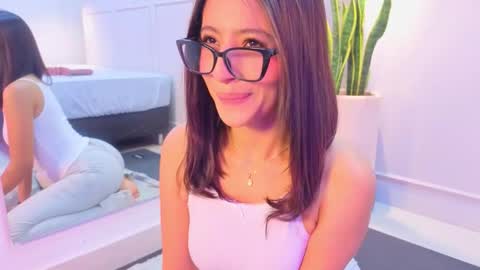 im_lisacb online show from February 8, 2:20 pm