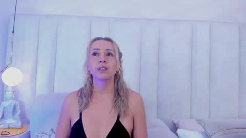 Mailyn Jung online show from June 2, 12:40 pm