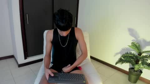 RALF online show from May 17, 3:49 am