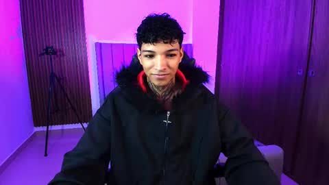 im_usuga online show from April 13, 8:29 am