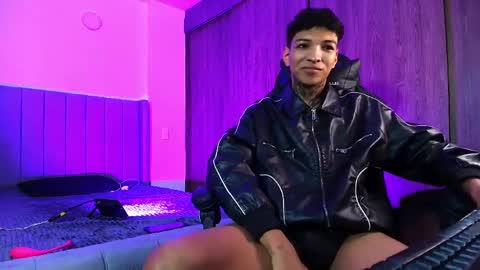 im_usuga online show from April 20, 3:53 am