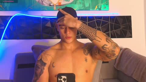 Snapshot of imconor chatting on January 7, 12:03 am imconor online show from January 7, 12:03 am