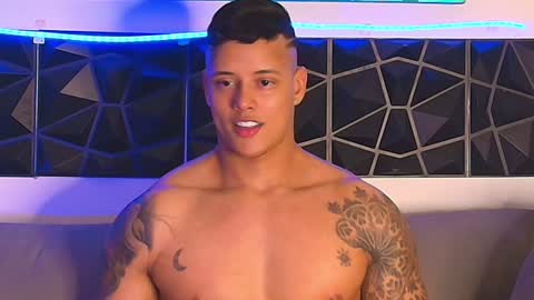 Snapshot of imconor chatting on February 3, 10:21 pm imconor online show from February 3, 10:21 pm