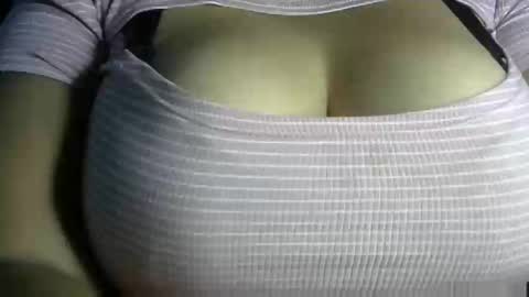 mia latina online show from November 16, 11:40 pm