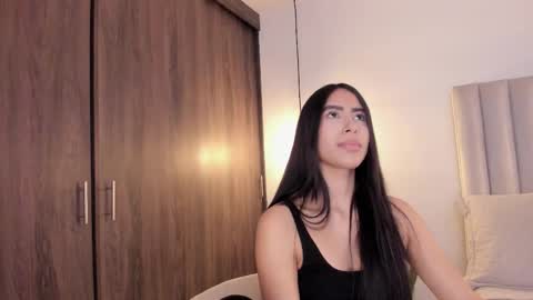 sarah online show from December 2, 10:30 pm