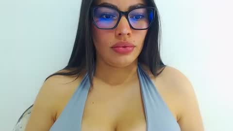 imsweetlips online show from April 26, 7:33 pm