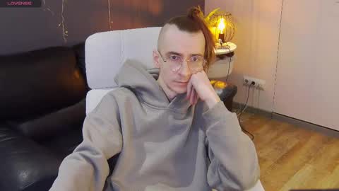 Snapshot of incandenza_ chatting on February 23, 7:49 pm incandenza_ online show from February 23, 7:49 pm