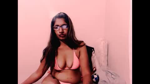 indianhoneyx online show from April 25, 5:10 pm
