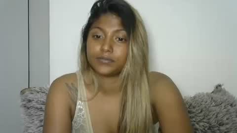 indianqtpie6 online show from October 14, 6:44 pm