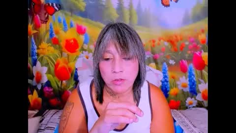 indianroxy27 online show from April 9, 6:57 pm