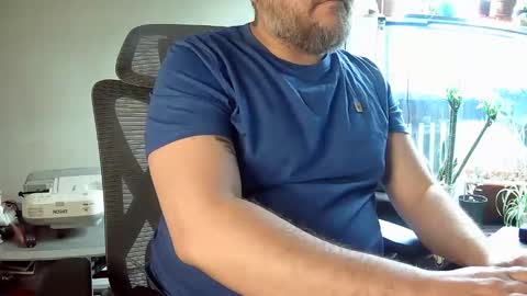 BroLOU online show from April 22, 2:24 pm