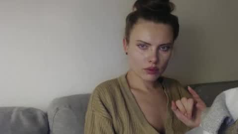 Sweet girl online show from November 12, 10:23 pm